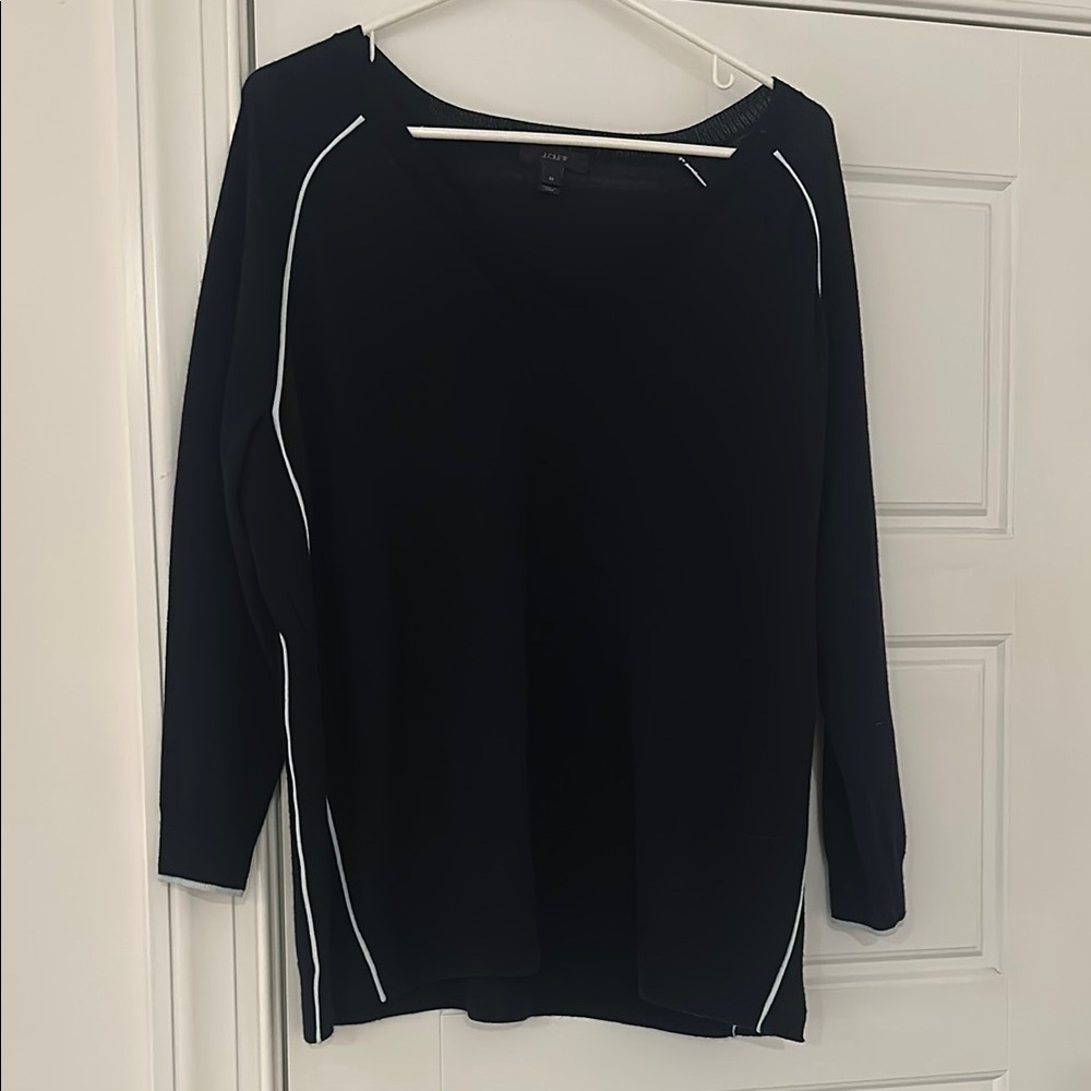 J.Crew Navy Long Sleeve V-Neck Sweater with Light Blue Piping